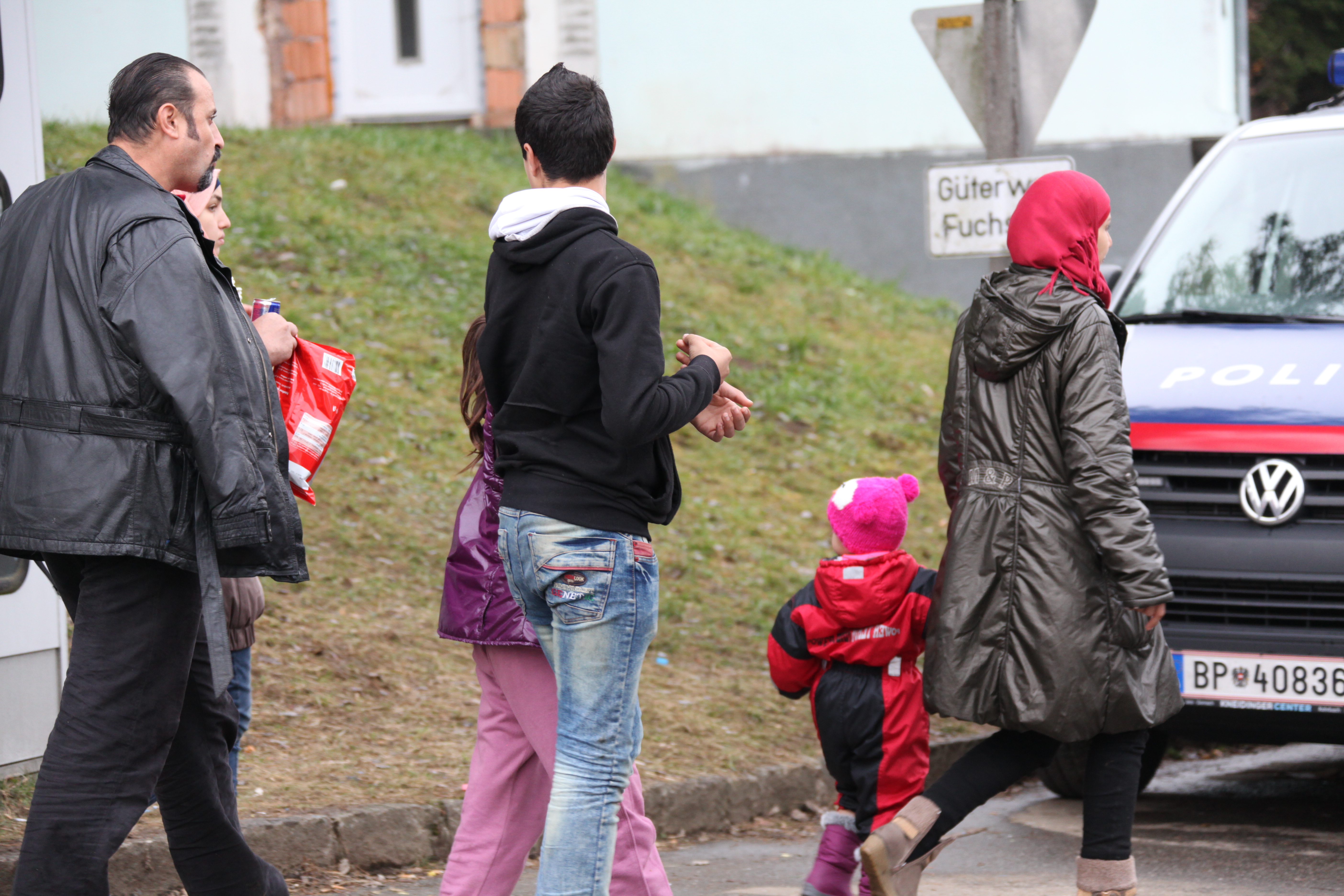 Flüchtlinge: CDU fordert weitere Verschärfung des Asylrechts 