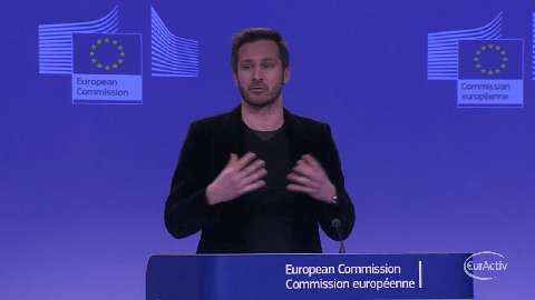 EU-Kommission: Ungarns Internet-Steuer ist "eine schreckliche Idee"