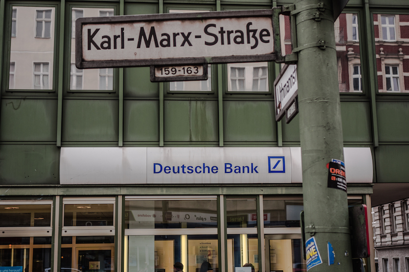 Ratingagentur Moody's stuft Deutsche Bank herab