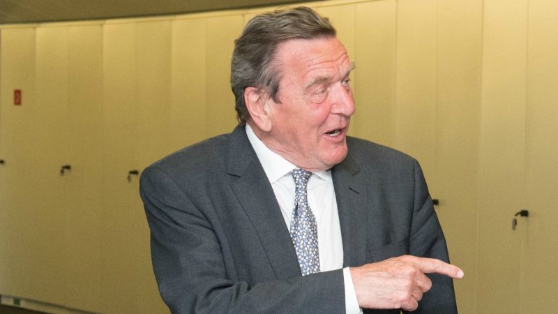 Gazprom: Schröder bei "freundschaftlichem" Treffen mit Juncker