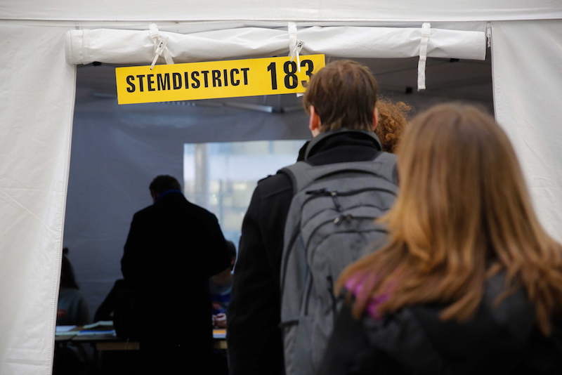 Enttäuschung über das Holland-Referendum