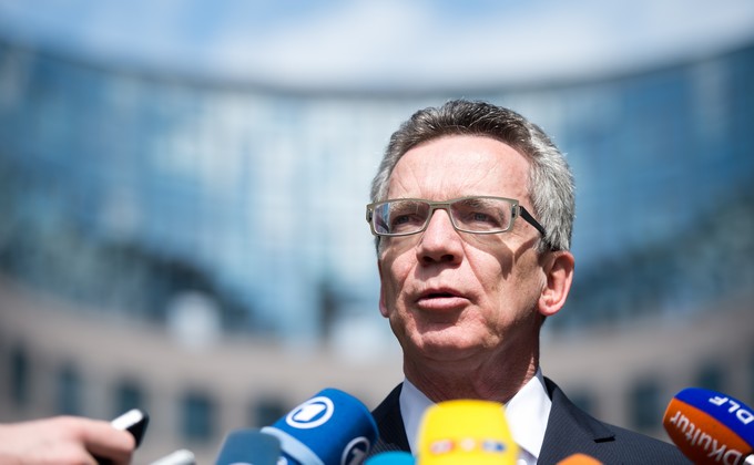 Bundesregierung: Mit Fußfessel und Abschiebehaft gegen Gefährder