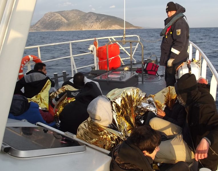 Umstrittener Flüchtlingsaustausch von Syrern hat begonnen