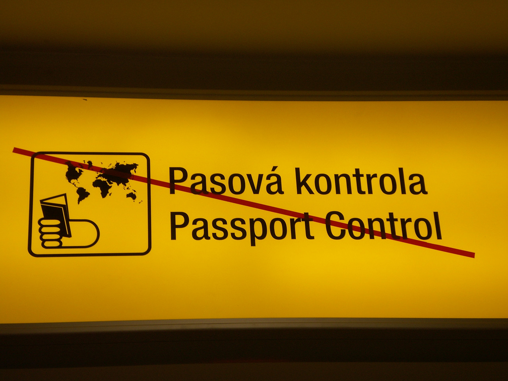 passport_control_CREDIT[Daniel Lobo_Flickr]
