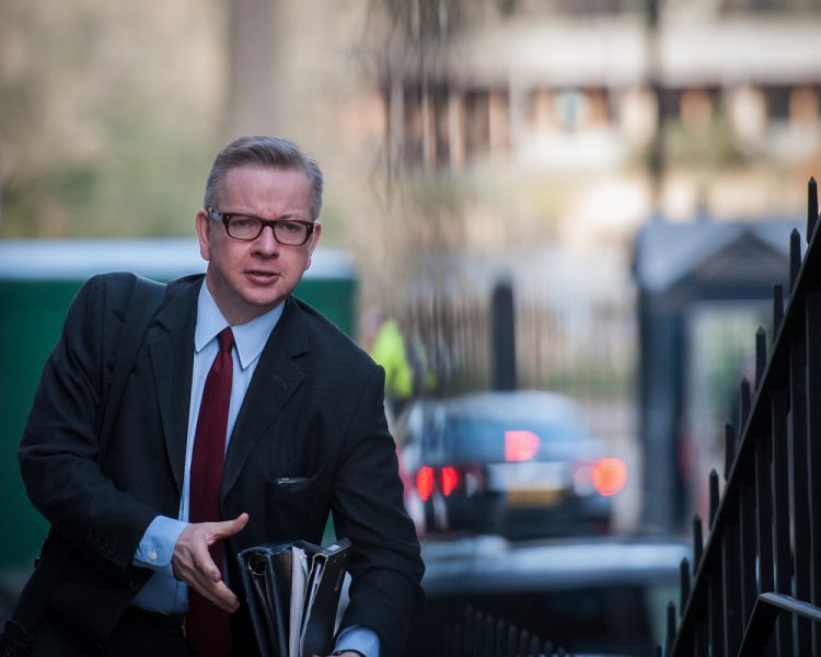 Justizminister Gove kandidiert überraschend für Nachfolge Camerons