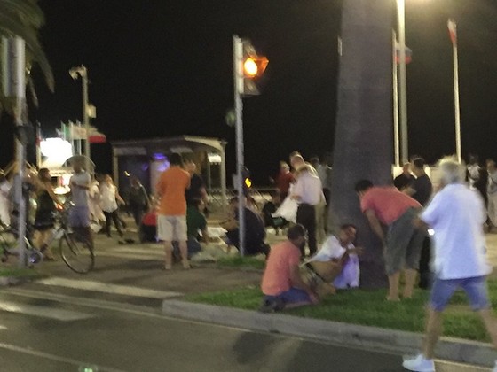 Terroranschlag: LKW-Fahrer tötet in Nizza mindestens 84 Menschen