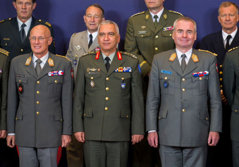 Frankreich und Deutschland fordern EU-Militärhauptquartier