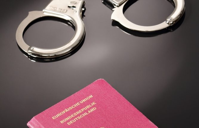 extradition_auslieferung_shutterstock_138092450