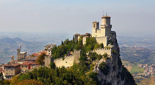 Ein "5-Sterne"-Ableger rührt San Marino auf