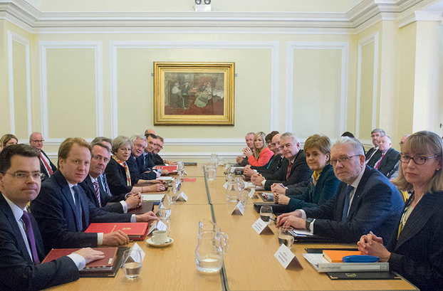 Schottland: Sturgeon setzt May Frist für Brexit-Kompromiss