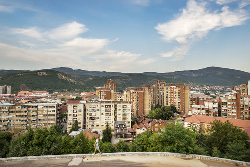 Mitrovica: Die Mauer fällt