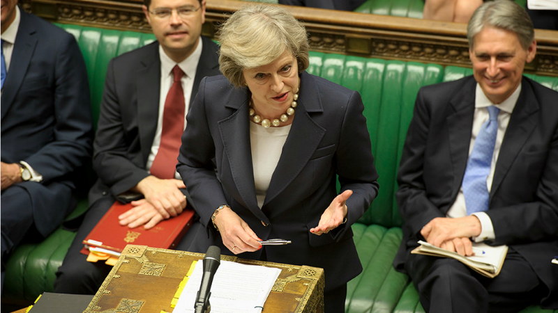Neue britische Regierung übersteht erste Probe im Parlament