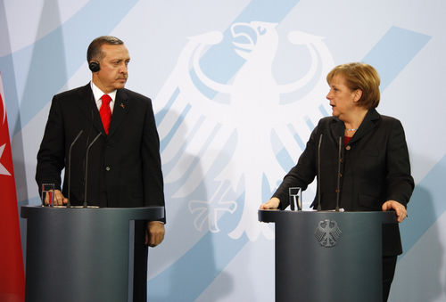Merkel weist Reisewarnung der Türkei zurück