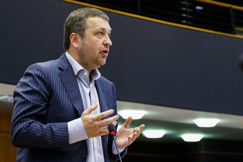 NGO legt Nebeneinkünfte der EU-Parlamentarier offen