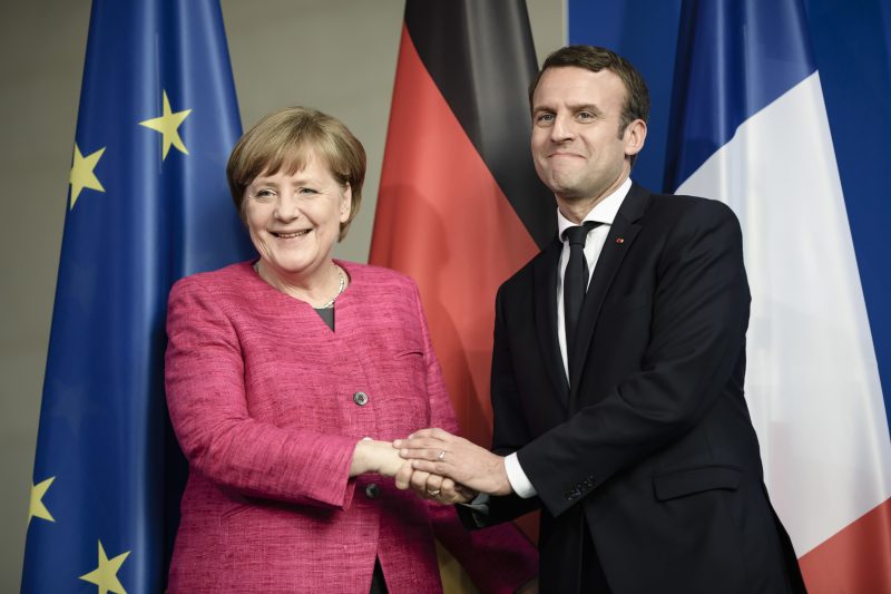 Flüchtlingspolitik: Merkel und Macron bekunden "Solidarität" mit Italien