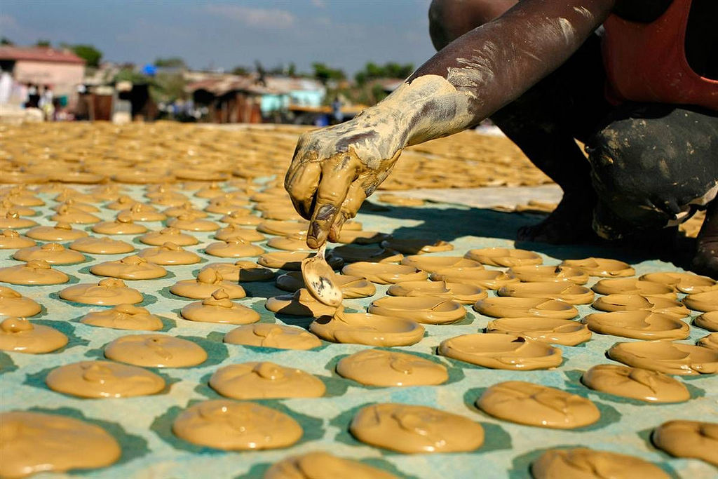Haiti_dirt_biscuits_CREDIT[Feed My Starving Children_Flickr]