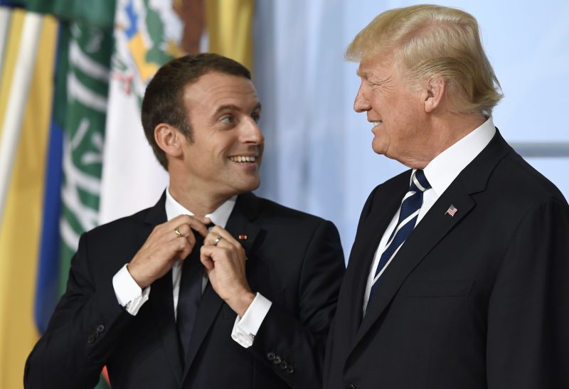 Macrons Postkarten-Diplomatie