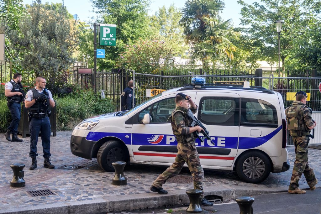 Attack against soldiers of the anti-terrorism Sentinelle operation in Levallois-Perret