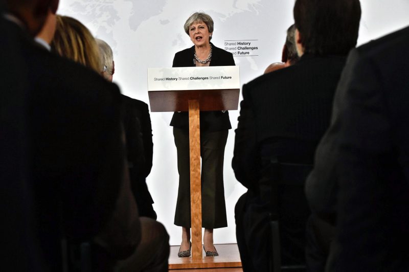 May reagiert auf den wachsenden Druck