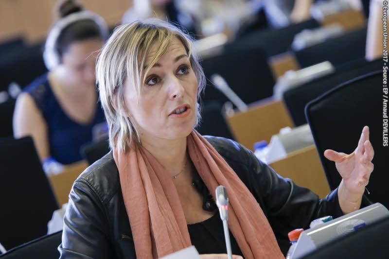 Tschechische MEP: "Müssen aufhören, Brüssel die Schuld für unsere eigenen Fehler zu geben"