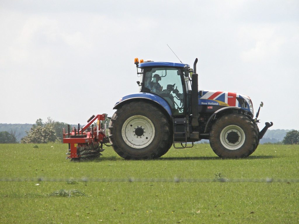 Tractor_union_flag_CREDIT[Amanda Slater_Flickr]