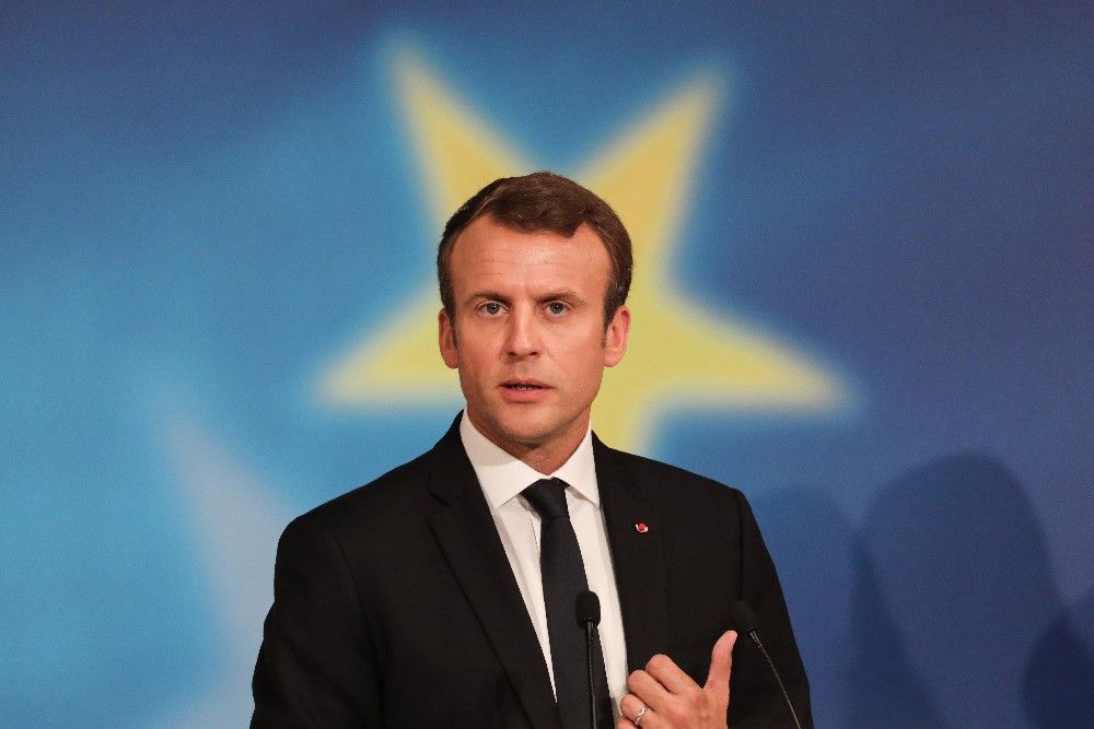 epa06228262 French President Emmanuel Macron delivers a speech on the European Union at the amphitheater of the Sorbonne University in Paris, France, 26 September 2017. French President Emmanuel Macron will set out his vision for a rebooted European Union.  EPA-EFE/LUDOVIC MARIN / POOL MAXPPP OUT