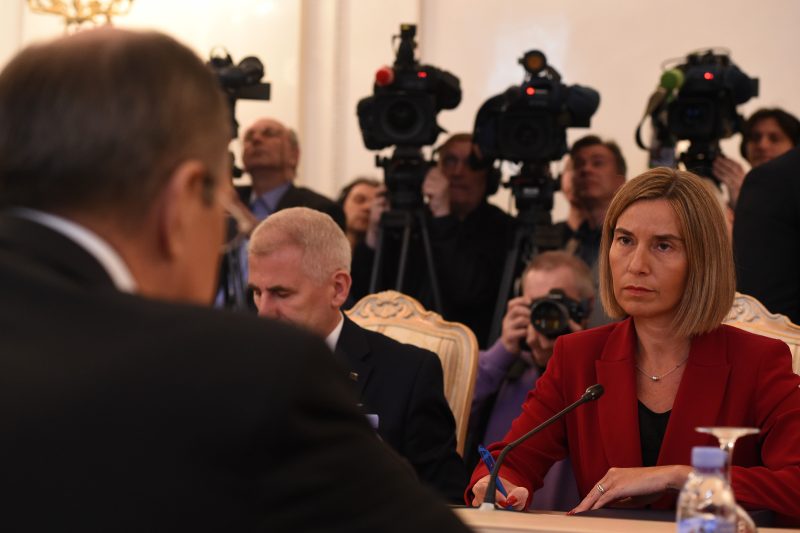 Sicherheitsexperten: Mogherini hat keine Antwort auf russische Bedrohung