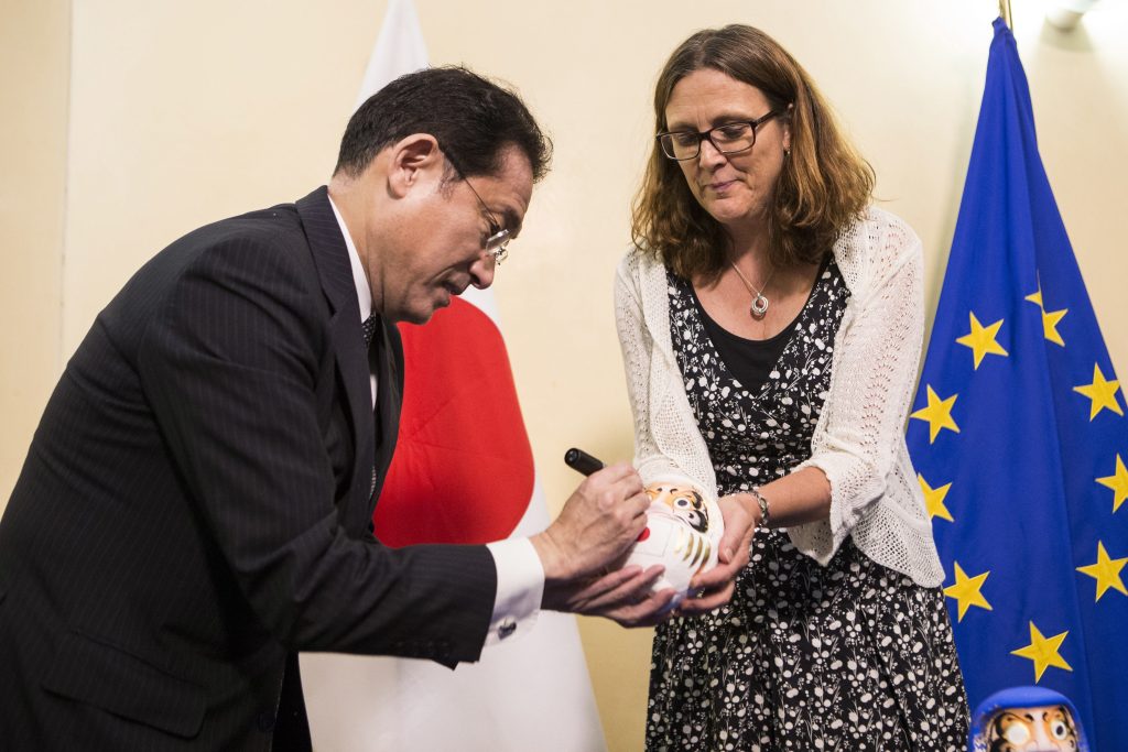 Cecilia Malmström, Member of the EC in charge of Trade, receives Fumio Kishida, Japanese Minister for Foreign Affairs.