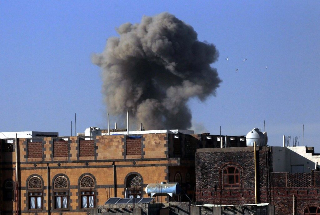 epa06309860 Smoke billows above a neighborhood following an alleged Saudi-led airstrike targeting a Houthi-held military position, a day after Houthi rebels fired a ballistic missile at the Saudi capital Riyadh, in Sana’a, Yemen, 05 November 2017. According to reports, the Saudi-led coalition’s warplanes waged a series of airstrikes on Houthi-held positions across war-affected Yemen after Houthi rebels fired a ballistic missile a day earlier at Riyadh that was intercepted near the Saudi Arabian capital.  EPA-EFE/YAHYA ARHAB