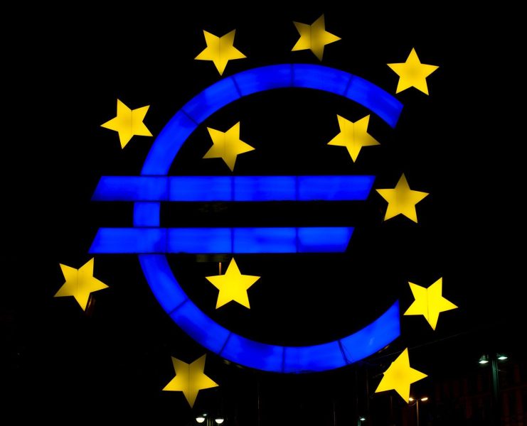 Den Euro einführen heißt nicht: Für Griechenland zahlen