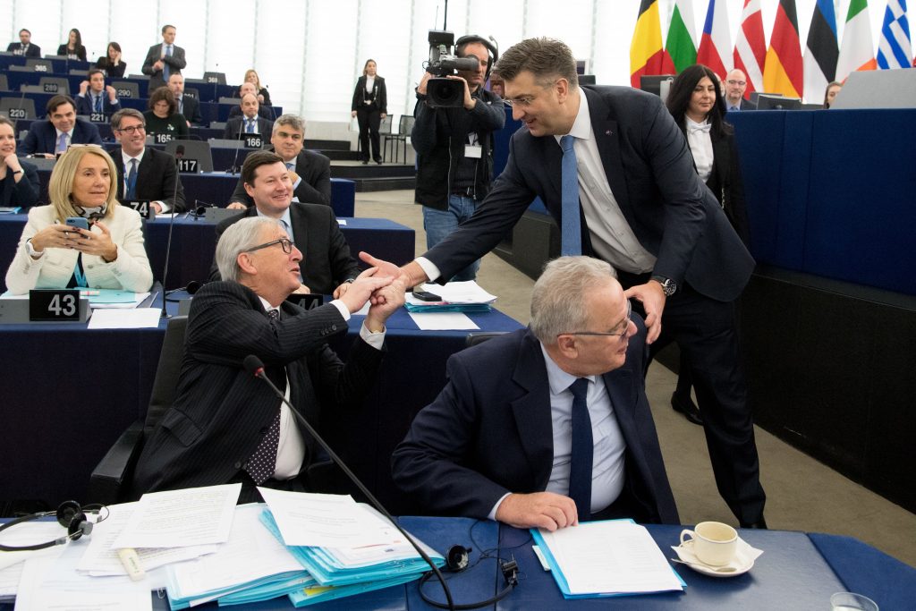 Participation of Jean-Claude Juncker, President of the EC, at the Plenary session of the EP .