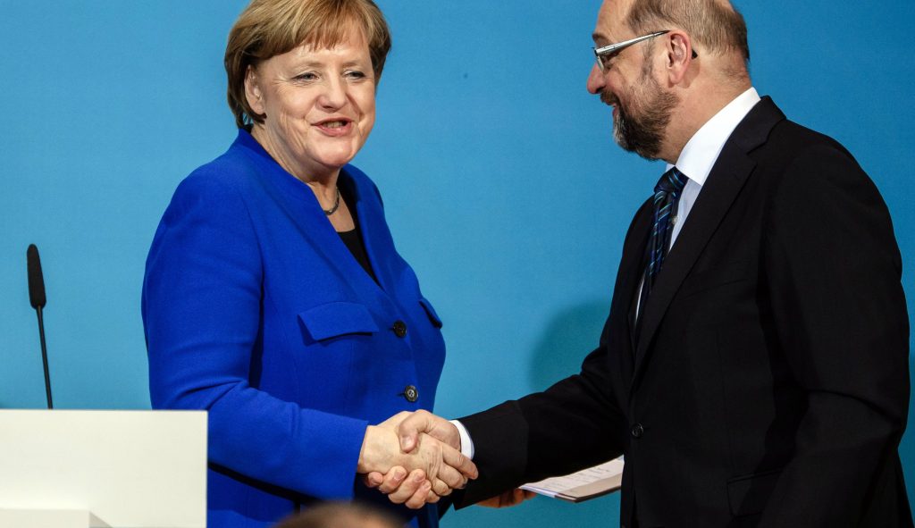 Merkel_Shulz_handshake