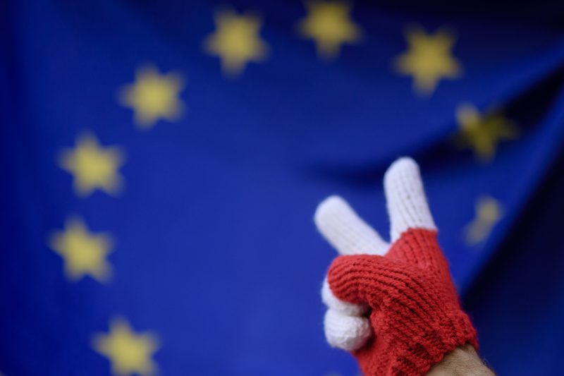 Umfrage: Viele Polen finden "nukleare Option" der EU ungerechtfertigt