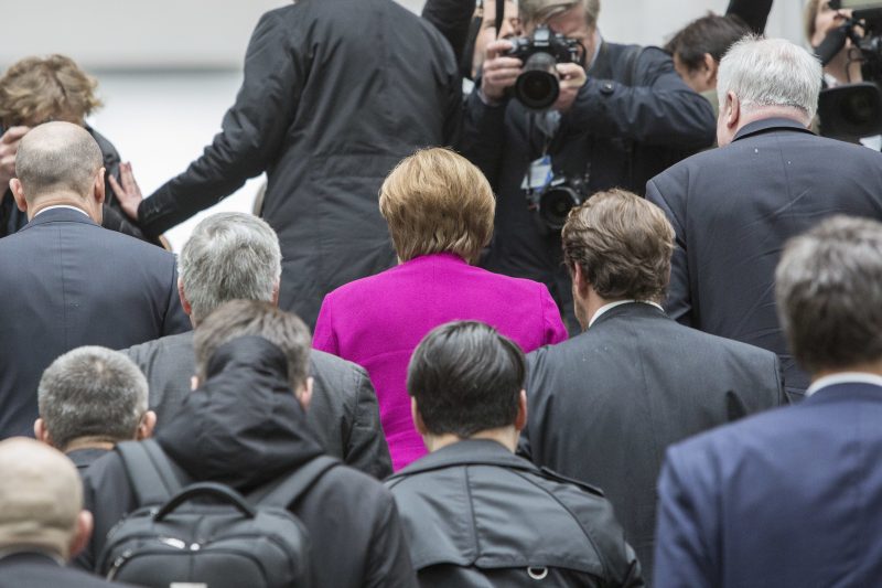Designierte Bundesregierung auf dem Weg nach Frankreich