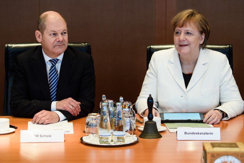 Merkel und Scholz in Paris