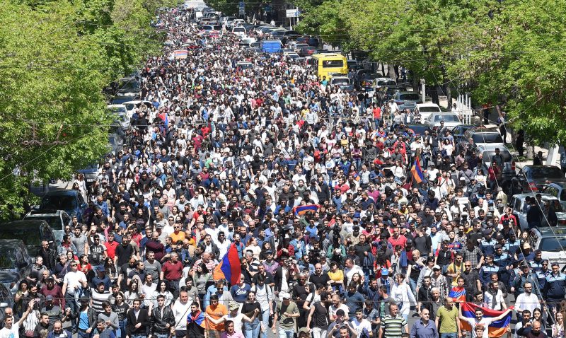 Etappensieg der "samtenen Revolution" in Armenien