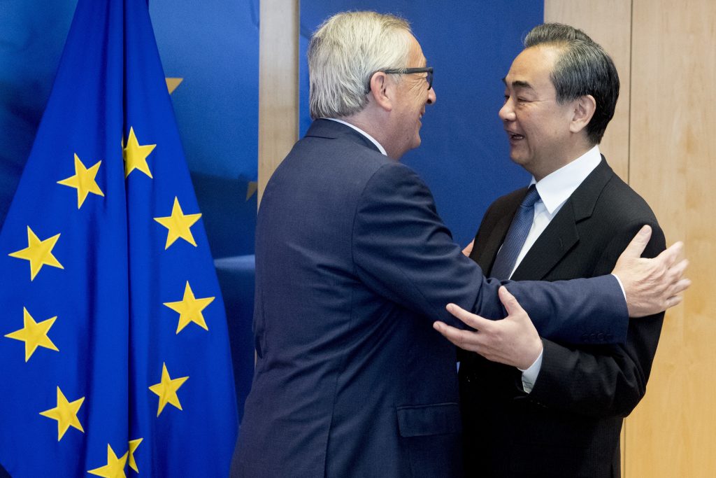 Jean-Claude Juncker, President of the EC, receives Visit of Wang Yi, State Councillor and Chinese Minister for Foreign Affairs