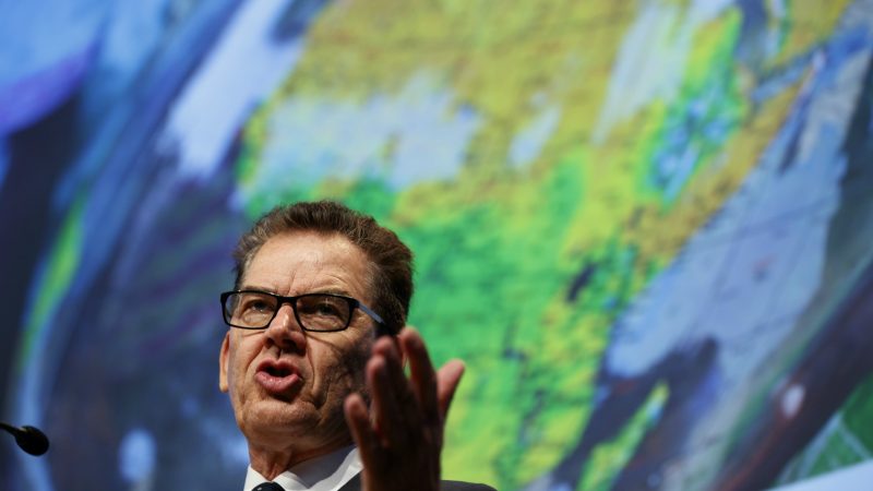 Entwicklungsminister fordert Aussetzung der Schulden für ärmste Länder