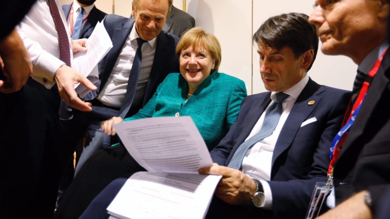 "Kontrollzentren" statt "Hotspots" - sprachliche Kreativität in Migrationsfragen