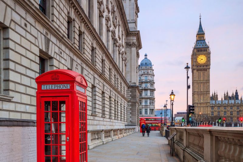 Krise in Großbritannien – helfen schwarzer Humor und cool bleiben?