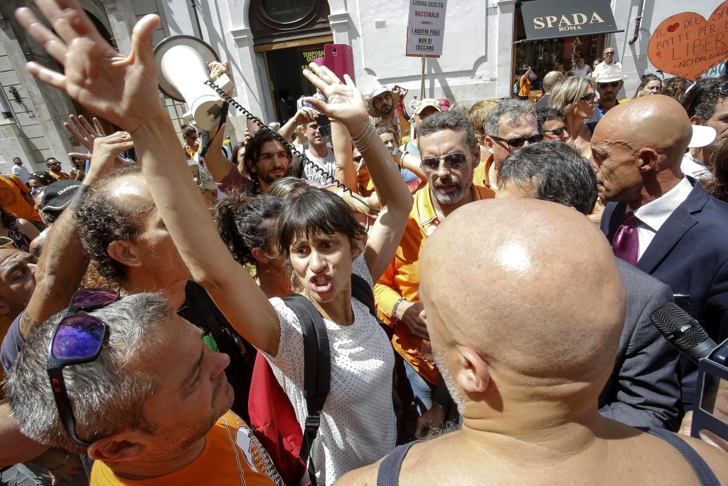Anti-vaccine protestors demonstrate in Rome