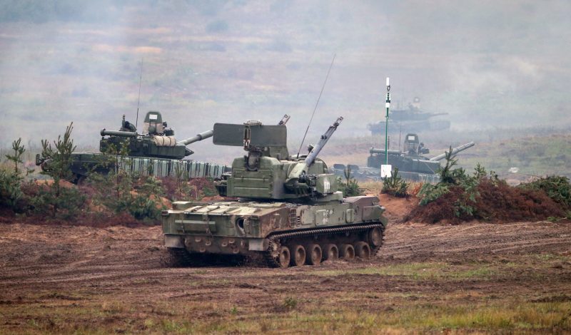 Russland mit riesigem Militärmanöver