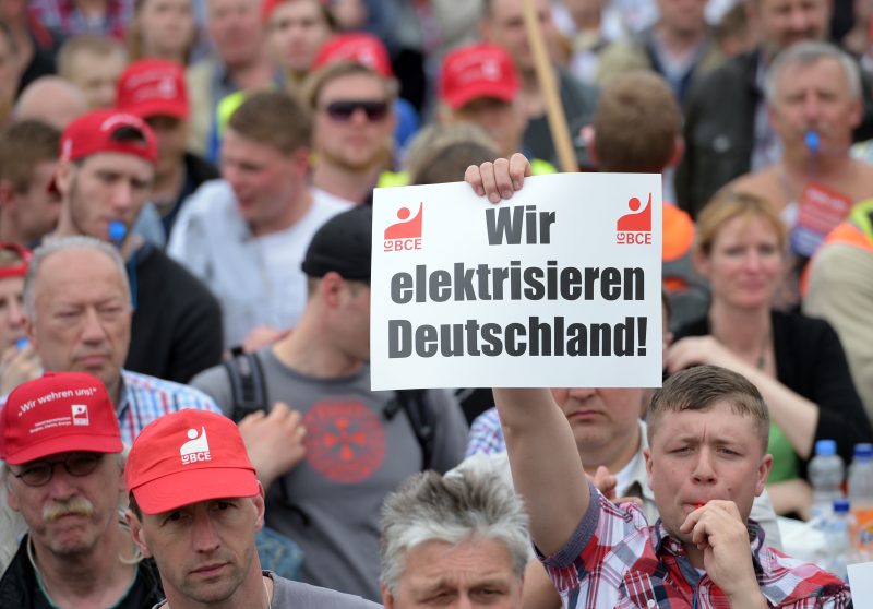 20.000 Kohlearbeiter protestieren bei Besuch der Kohlekommission