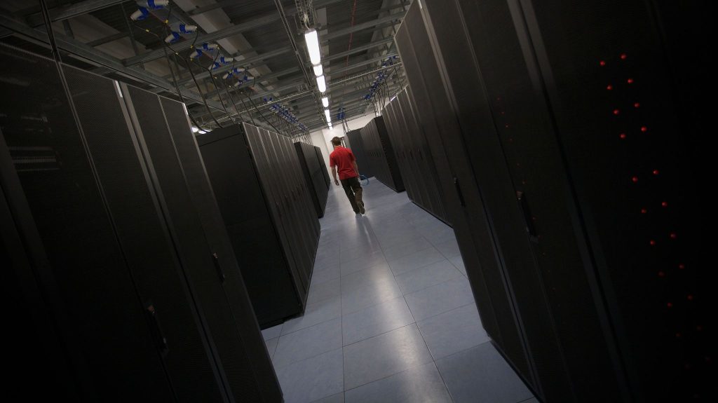 Data_centre_man_walking