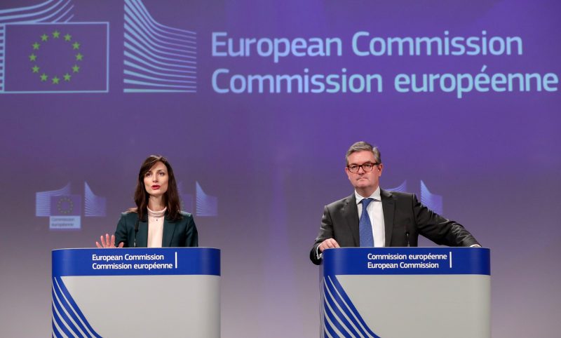 "Lückenhaft und undurchsichtig": Kommission kritisiert Facebook-Bericht