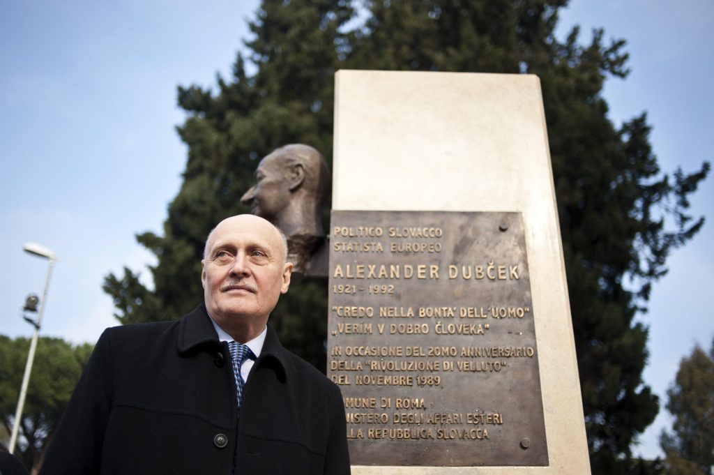 DUBCEK MONUMENT UNVEILED IN ROME