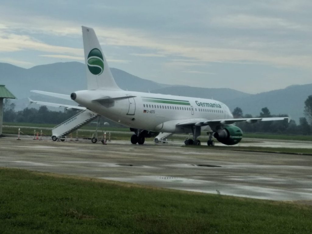 Passenger plane skids off runway at Zonguldak airport