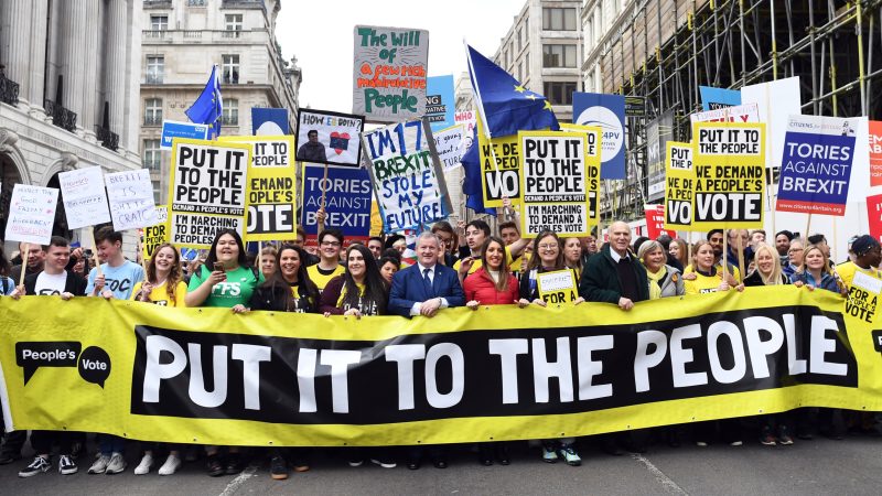 Kabinettsmitglieder wollen May wegen Brexit-Chaos zum Rücktritt  zwingen