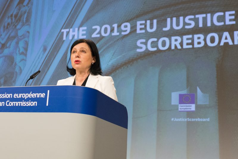 Juncker-Kommission wird die Überwachung Bulgariens nicht einstellen