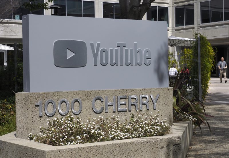 Im Kampf gegen Fake-News tendiert YouTube dazu, "Inhalte auf dem neuesten Stand zu halten"
